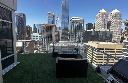 Connaught Condo | Luxury 2 bedroom 2 bath penthouse in downtown Calgary with underground parking