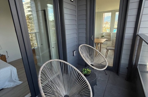 Grandview-Woodland Apartment | Luxury 2BD+1BTH | The Heart of Commercial Drive