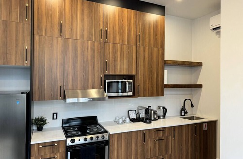 Old Montreal Apartment | Luxury 2BD Loft-Old Montreal-2B