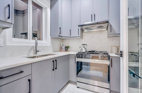 Surrey House | Luxury 5BR Home | 5 Full Baths | Near Morgan Golf