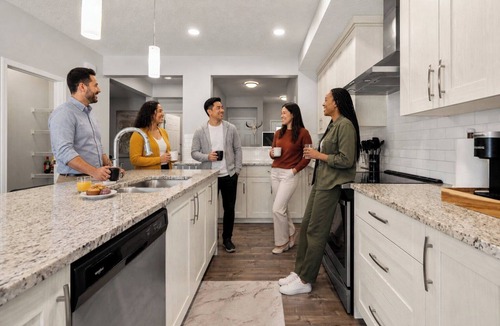 Northwest Calgary House | Luxury 5BR Sleeps 16 3 Kitchens + TVs in Rooms
