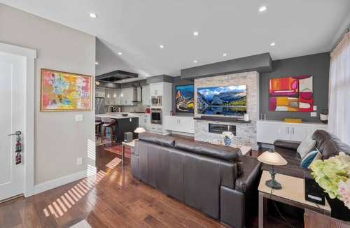 Banff Trail House | Luxury AC Home in Great Neigbourhood