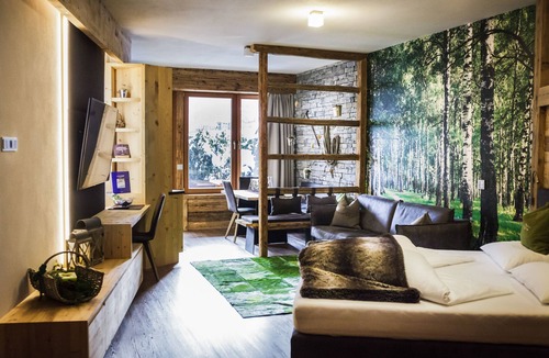 Lutago Apartment | Luxury Apartment Lodge with Terrace, Mountain View and Spa Access