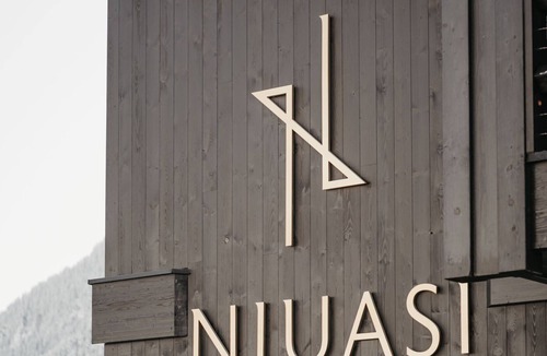 Ortisei Apartment | Luxury Apartment "Niuasi" with Mountain View