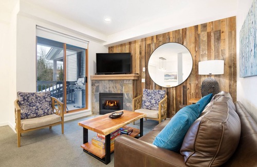 Village North Villa | Luxury Central 2BR - HT, Pool, A/C, Bike Storage