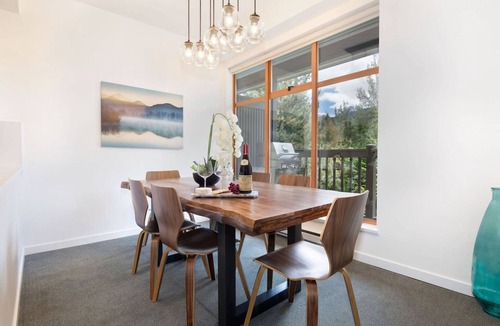Village North Villa | Luxury Central 2BR - HT, Pool, A/C, Bike Storage