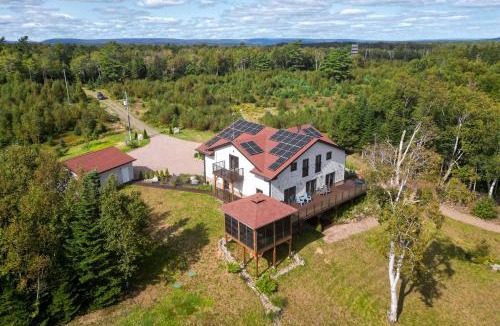 Cape Breton Island House | Luxury Cottage Overlooking Bras d'Or Lake