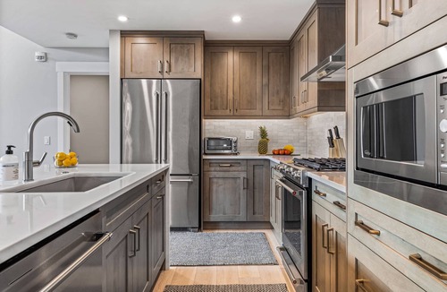 Canmore Condo | Luxury Great Views Hot Tub TWO Parking Stalls!