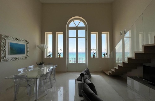 Trapani City Centre Apartment | Luxury Loft on the Sea