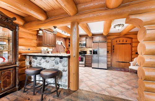 Sunshine Valley Cabin | Luxury log house in Sunshine Valley “Ravenloft”