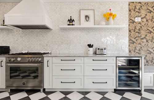 Dunbar House | Luxury Main-Level 2BR Private Home close to UBC