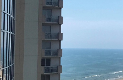 Arcadian Shores Condo | Luxury Margate 4bdrm condo with ocean view.10% off summer weeks!