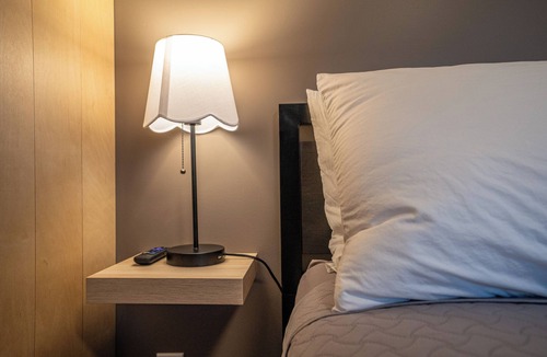 South Central House | Luxury Suite Located Downtown Kelowna Minutes away from the beach with Patio