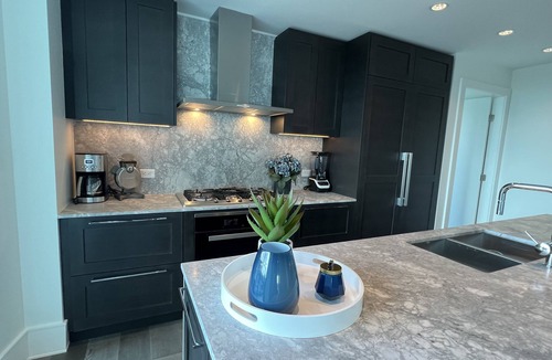 White Rock Condo | Luxury White Rock Ocean view Condo-2Bd/2Ba/2decks/pool/gym/steam room/sauna/spa