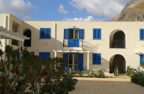 Macari House | Macari Residence Central Apartment