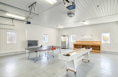 Trois-Rivieres House | Magnificent Ranch-style estate with Spa, game room. 10min from Trois-Rivieres