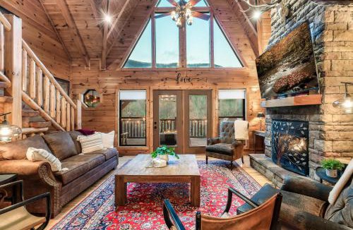 Smoky Mountains House | Magnificent Views Cabin! Summer and Fall Specials!
