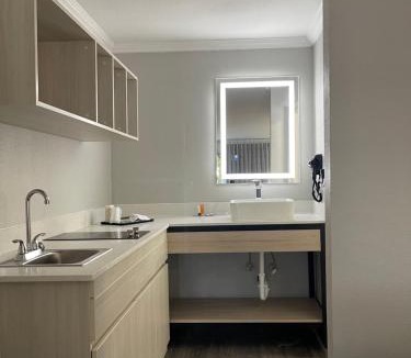 Florence Hotel | MainStay Suites Florence - Darlington