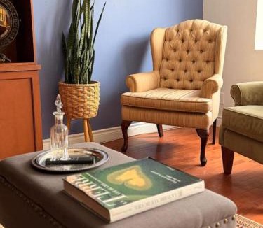 Gay Village Bed & Breakfast | Maison Des Jardins B & B