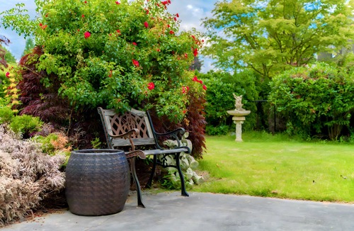 Kerrisdale House | Majestic Jacuzzi, BBQ & Game Room