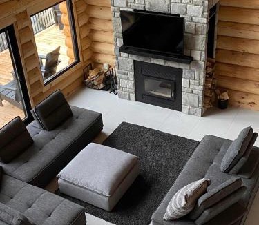 Saint-Philemon House | Majestic log cabin - Spa - Le Taureau