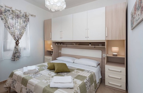 Macari Apartment | Makari our angel- apartments and room rentals Mount irako