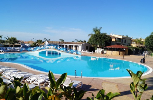 Campofelice di Roccella Villa | Mareluna Family Resort - Villa 5 - Wi-Fi and A / C!