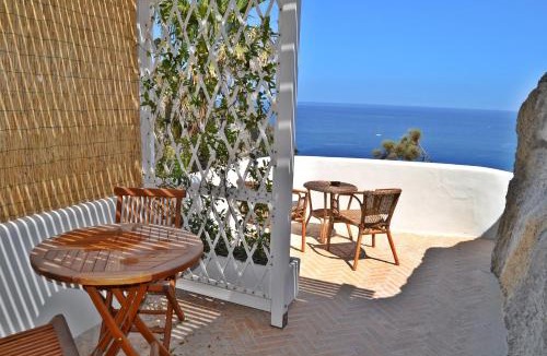 Le Forna Apartment | Maridea - Cave Suites Ponza