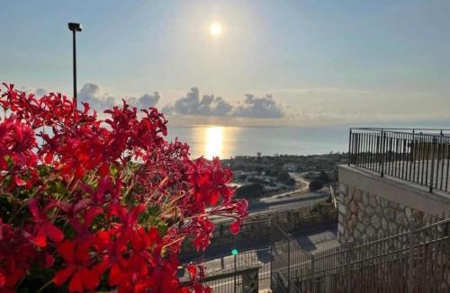 Altavilla Milicia Apartment | Marisol Apartment
