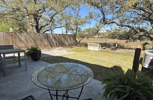 Charleston House | Marshview townhome in Charleston for 30-day stays 3BR/2.5BA.