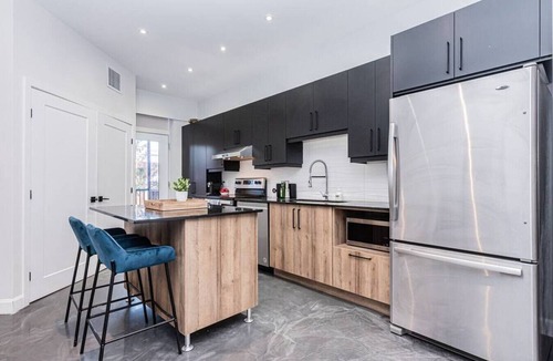 Plateau Mont Royal Apartment | Massive 3 bedroom apartment in the heart of Le Plateau by Denstays