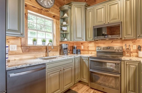 Smoky Mountains Cabin | Massive Views+Indoor Pool+Movie Theater+Fire Pit