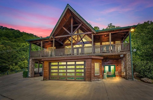 Smoky Mountains Cabin | Massive Views+Indoor Pool+Movie Theater+Fire Pit