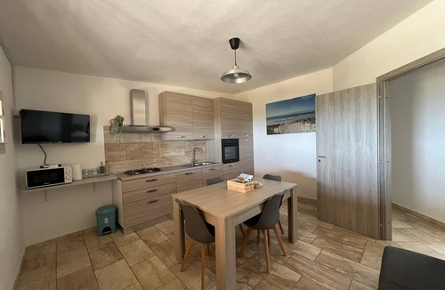 Orosei Apartment | MATTE8 RESIDENCE, 2-BEDROOM APARTMENT, OCEAN VIEW, GARDEN, AIR CONDITIONING