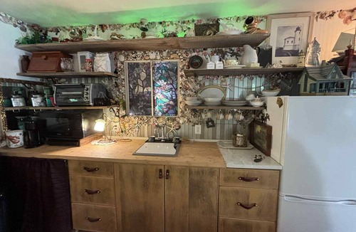 Upper New Cornwall Cottage | Mermaid's Retreat - Caribou Lake Cottage!