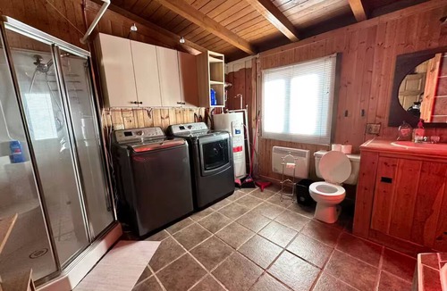 Sainte-Marthe-sur-le-Lac Ski Chalet | Mini-Chalet by IG: @13lacksheep