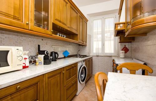 Prenestino-Centocelle Apartment | [MIRTI Classic Plaza] Netflix | Wi-Fi and Relaxation Rome
