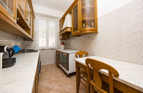 Prenestino-Centocelle Apartment | [MIRTI Classic Plaza] Netflix | Wi-Fi and Relaxation Rome