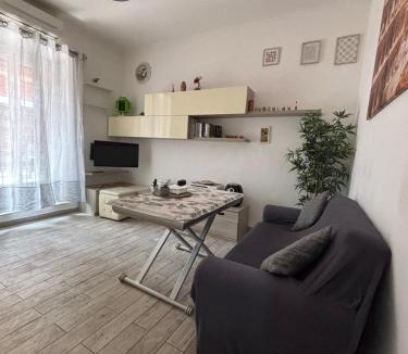 Prenestino-Centocelle Apartment | Mirti Patio Apartment