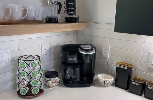 Cramerton House | Mod/2BR fire pit+corn hole+bikes+private golf+gym+pass. Close to CLT