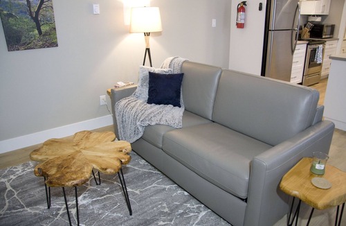 North Cowichan Apartment | Modern Mt Tzouhalem Suite with Panoramic Views