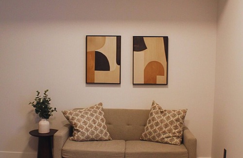Saint John Apartment | Modern 1–BR Apartment near St. Joseph’s Hospital, Uptown, GYM, AC & Parking