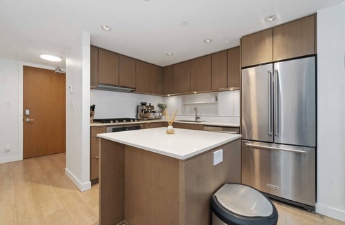 Mount Pleasant Condo | Modern 1BR Condo near Seawall & SkyTrain-walking distance to MAJOR INTERNATIONAL SPORTING EVENT