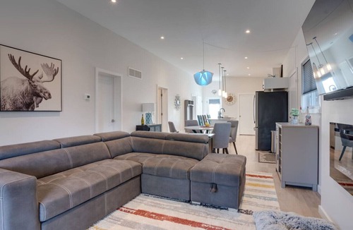 Central Okanagan House | Modern 2 Bedroom Rancher in Beautiful Lake Country