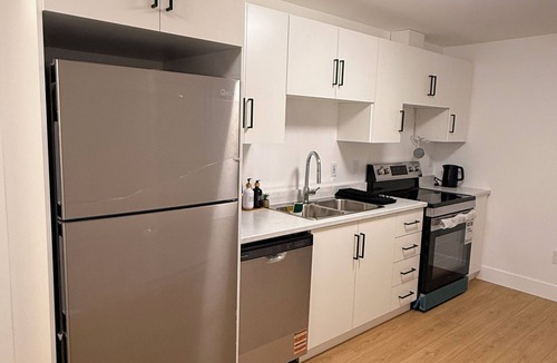 Mount Pearl Apartment | Modern 2-BR Hideaway Near Kenmount Road, 15mins to Downtown St John's