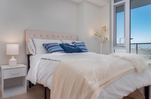 Victoria Park House | Modern 2 BR Near Stampede Rooftop Patio Gym