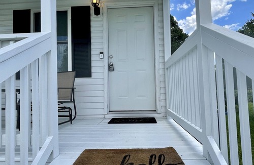 Pendleton House | Modern 2BR Getaway: Walk to Chowan University & Local Eats!