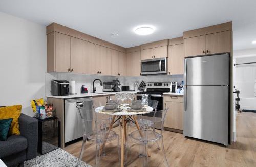 Keith Apartment | Modern 2BR Quiet Retreat with Kitchen Near Banff, Parks, Winsport