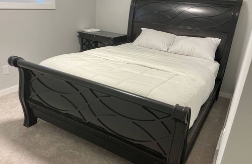 Winnipeg Bed & Breakfast | "Modern 2BR Suite with Private Entrance, Workspace, A/C & Parking in Sage Creek"