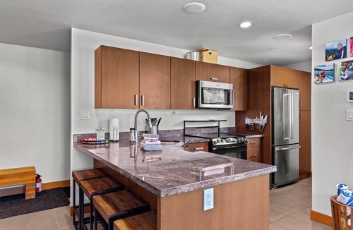 Sun Peaks Cabin | Modern 3 bedroom loft apartment in village centre